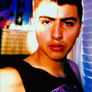 Meet your Posher, Leo